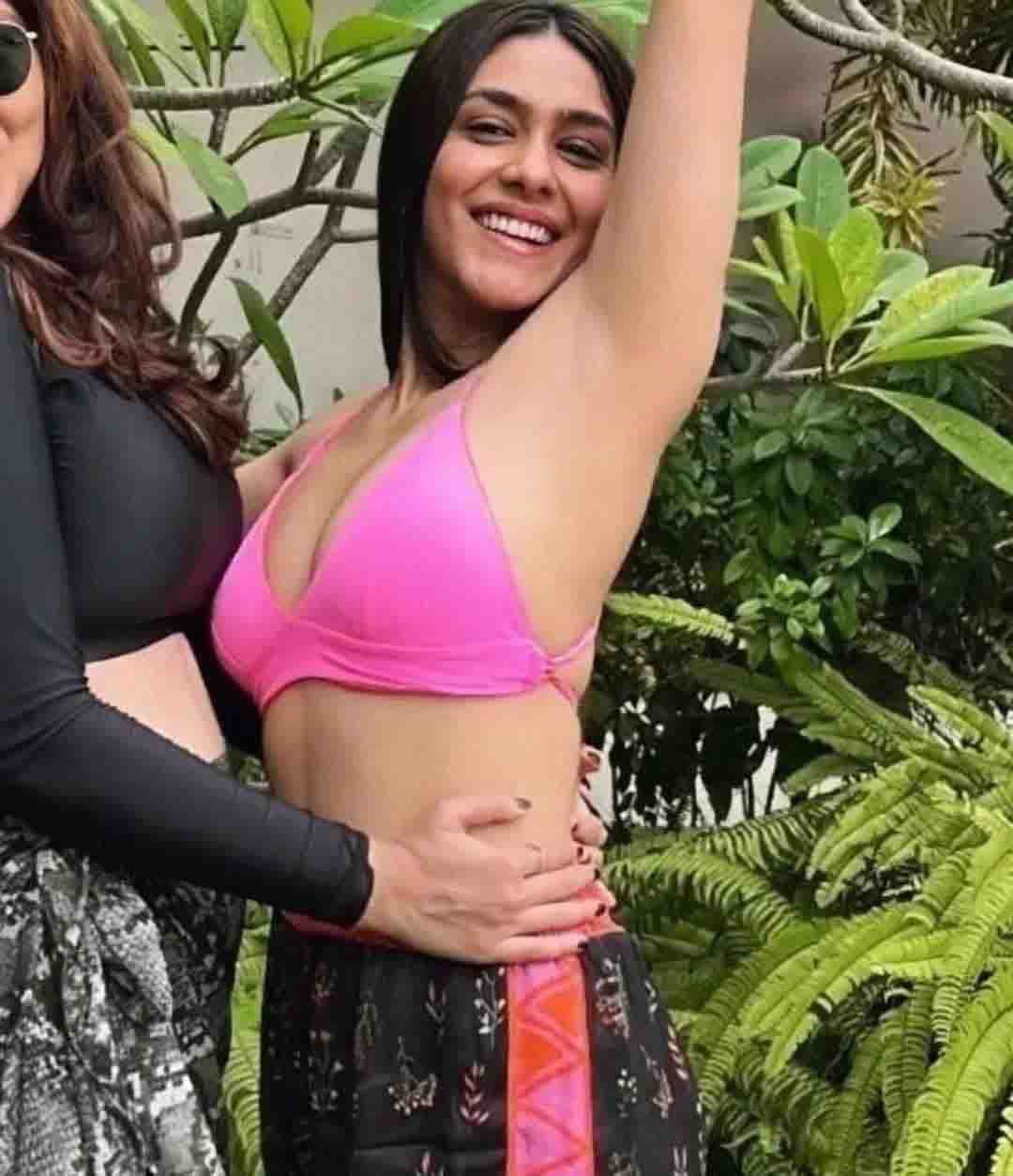 Mrunal Thakur Raise Mercury Level After Sharing Her Bikini Photos In
