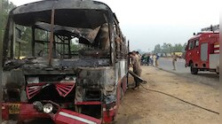 ഉത്തര്‍പ്രദേശില്‍ ബസും ട്രക്കും കൂട്ടിയിടിച്ച് 22 പേര്‍ മരിച്ചു; 16 പേര്‍ക്ക്​ ഗുരുതര പരിക്ക് 