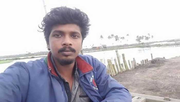 വരാപ്പുഴ കസ്റ്റഡി മരണം: പറവൂര് സിഐ ക്രിസ്പിന് സാമിനെ ചോദ്യം ചെയ്യുന്നു വരാപ്പുഴ കസ്റ്റഡി മരണം: പറവൂര് സിഐ ക്രിസ്പിന് സാമിനെ ചോദ്യം ചെയ്യുന്നു