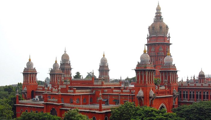 തൂത്തുക്കുടി വെടിവെപ്പ്: ഹര്ജികള് ഇന്ന് മദ്രാസ് ഹൈക്കോടതി പരിഗണിക്കും തൂത്തുക്കുടി വെടിവെപ്പ്: ഹര്ജികള് ഇന്ന് മദ്രാസ് ഹൈക്കോടതി പരിഗണിക്കും