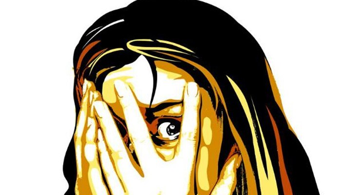 14കാരിയ്ക്ക് നേരെ രണ്ടു വട്ടം കൂട്ടബലാത്സംഗം: അഞ്ചു പേര് അറസ്റ്റില് 14കാരിയ്ക്ക് നേരെ രണ്ടു വട്ടം കൂട്ടബലാത്സംഗം: അഞ്ചു പേര് അറസ്റ്റില്