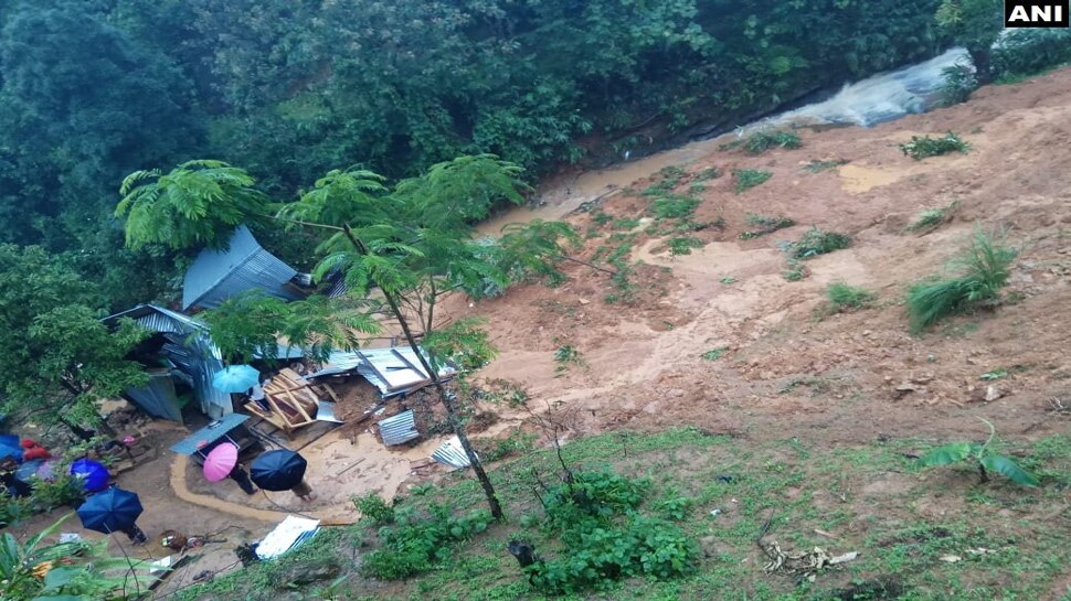 മണിപ്പൂരില് കനത്ത മഴയും മണ്ണിടിച്ചിലും; മരണം 9 കവിഞ്ഞു മണിപ്പൂരില് കനത്ത മഴയും മണ്ണിടിച്ചിലും; മരണം 9 കവിഞ്ഞു