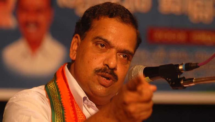 കണ്ണൂര് സഖാക്കള് രാമായണ പാരായണം നടത്തിയാല് കേരളത്തില് ശാന്തി കളിയാടും: കൃഷ്ണദാസ് കണ്ണൂര് സഖാക്കള് രാമായണ പാരായണം നടത്തിയാല് കേരളത്തില് ശാന്തി കളിയാടും: കൃഷ്ണദാസ്