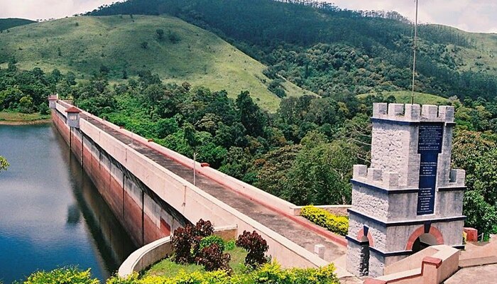 മുല്ലപ്പെരിയാര്: തമിഴ്നാട് കൂടുതല് ജലമെടുക്കുന്നു; ജലനിരപ്പ് അപകടനിലയ്ക്ക് താഴെ മുല്ലപ്പെരിയാര്: തമിഴ്നാട് കൂടുതല് ജലമെടുക്കുന്നു; ജലനിരപ്പ് അപകടനിലയ്ക്ക് താഴെ