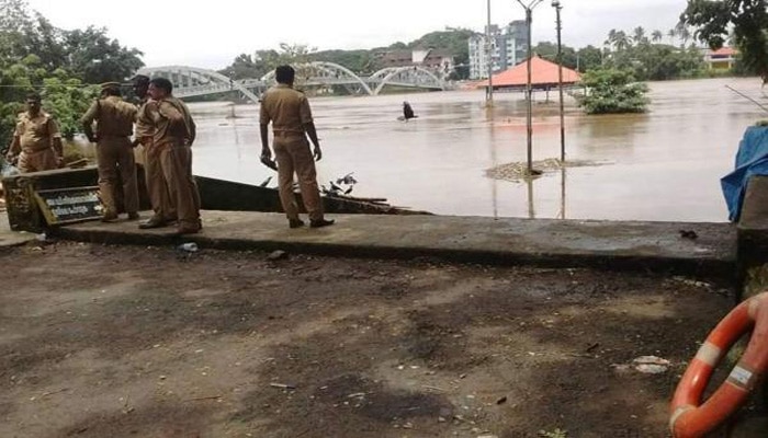 ആശങ്കപ്പെടേണ്ടതില്ല; ആലുവയില് സുരക്ഷ ശക്തം ആശങ്കപ്പെടേണ്ടതില്ല; ആലുവയില് സുരക്ഷ ശക്തം