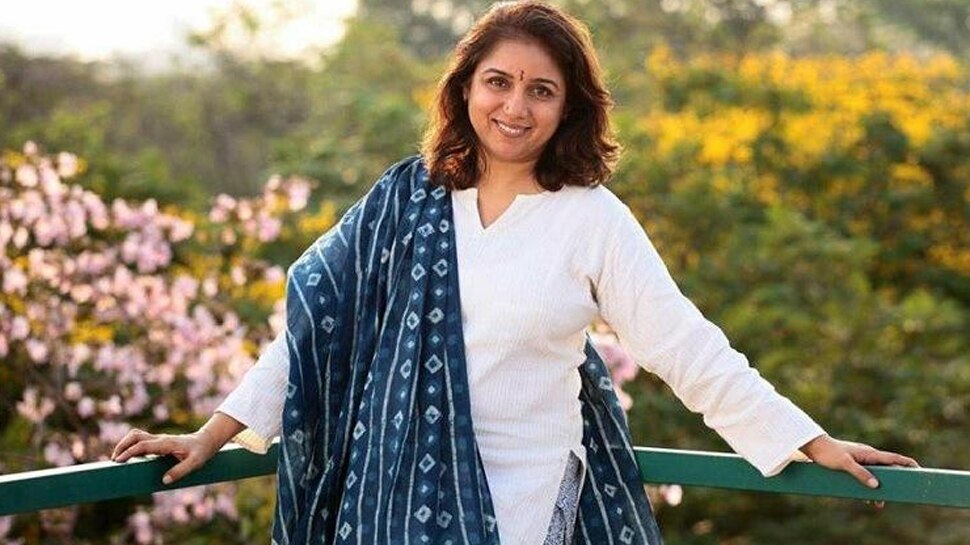 പീഡന വെളിപ്പെടുത്തല്: രേവതിയ്ക്കെതിരെ പൊലീസില് പരാതി പീഡന വെളിപ്പെടുത്തല്: രേവതിയ്ക്കെതിരെ പൊലീസില് പരാതി