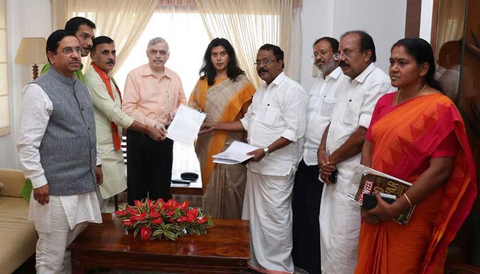 ശബരിമലയിൽ അപ്രഖ്യാപിത അടിയന്തരാവസ്ഥ: ബിജെപി കേന്ദ്ര സംഘം ശബരിമലയിൽ അപ്രഖ്യാപിത അടിയന്തരാവസ്ഥ: ബിജെപി കേന്ദ്ര സംഘം