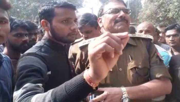 ബുലന്ദ്ഷഹര് ആള്ക്കൂട്ട ആക്രമണം: മുഖ്യപ്രതി ബജരംഗദള് നേതാവ് അറസ്റ്റില് ബുലന്ദ്ഷഹര് ആള്ക്കൂട്ട ആക്രമണം: മുഖ്യപ്രതി ബജരംഗദള് നേതാവ് അറസ്റ്റില്
