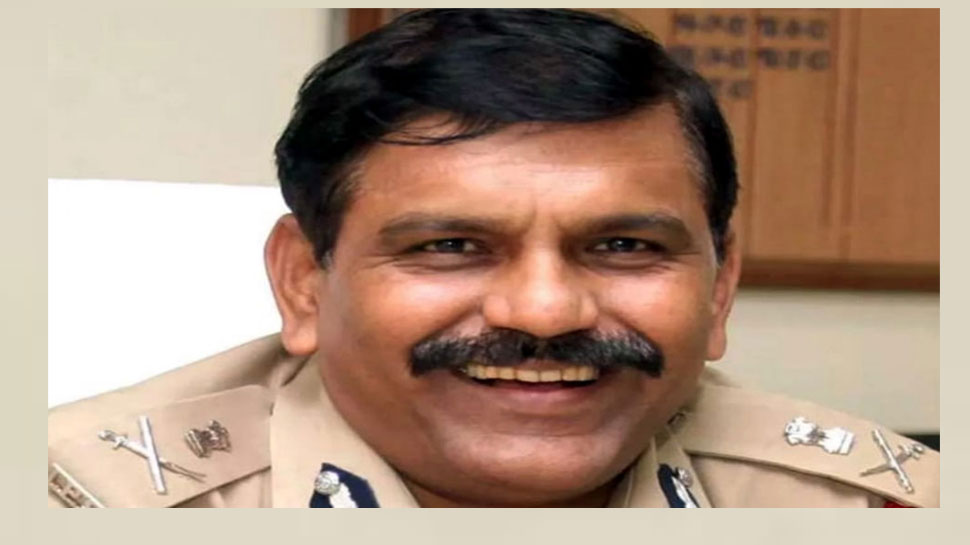 നാഗേശ്വര റാവു പുതിയ സിബിഐ ഇടക്കാല ഡയറക്ടര്; പ്രധാനമന്ത്രിയെ നയിക്കുന്നത് ഭയമാണെന്ന് പ്രതിപക്ഷം നാഗേശ്വര റാവു പുതിയ സിബിഐ ഇടക്കാല ഡയറക്ടര്; പ്രധാനമന്ത്രിയെ നയിക്കുന്നത് ഭയമാണെന്ന് പ്രതിപക്ഷം