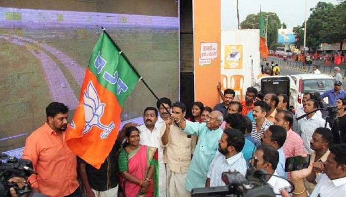 ബിജെപിയുടെ ഭരണ നേട്ടങ്ങള് ഉയര്ത്തിക്കാട്ടാന് "ദര്ശന് രഥ് യാത്ര" തുടങ്ങി ബിജെപിയുടെ ഭരണ നേട്ടങ്ങള് ഉയര്ത്തിക്കാട്ടാന് "ദര്ശന് രഥ് യാത്ര" തുടങ്ങി