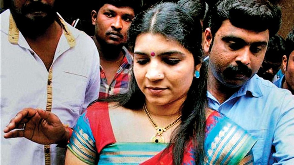 നാമനിര്ദ്ദേശ പത്രിക സ്വീകരിച്ചില്ല; സരിതയുടെ ഹര്ജികള് തള്ളി നാമനിര്ദ്ദേശ പത്രിക സ്വീകരിച്ചില്ല; സരിതയുടെ ഹര്ജികള് തള്ളി