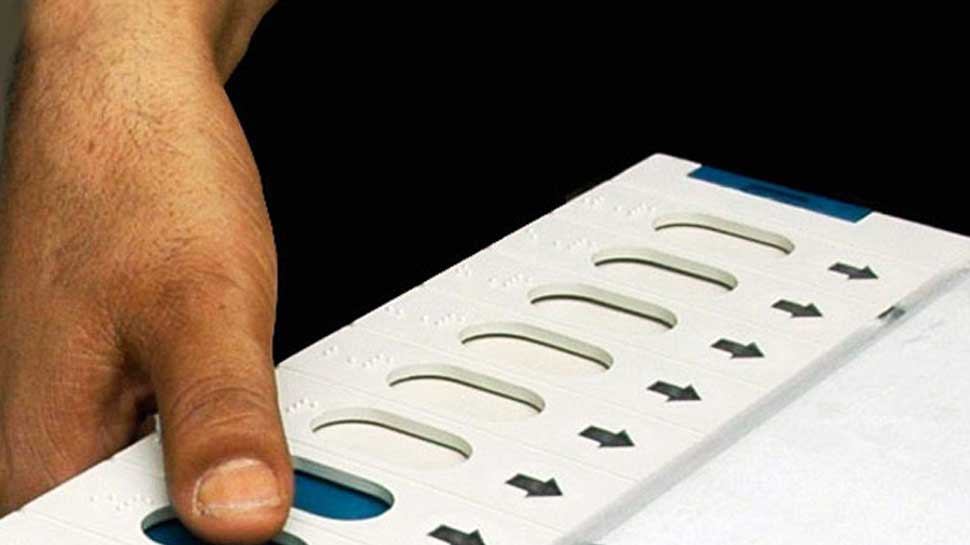 ലോക്സഭാ തിരഞ്ഞെടുപ്പ് എഴാം ഘട്ടം: 12 മണിവരെ 35% പോളിംഗ്; ബംഗാളില് സംഘര്ഷം ലോക്സഭാ തിരഞ്ഞെടുപ്പ് എഴാം ഘട്ടം: 12 മണിവരെ 35% പോളിംഗ്; ബംഗാളില് സംഘര്ഷം