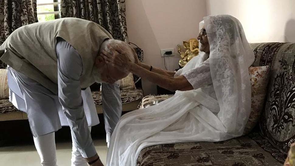 അമ്മയുടെ ആശീര്വാദം വാങ്ങാന് മോദി ഇന്ന് അഹമ്മദാബാദിലേയ്ക്ക് അമ്മയുടെ ആശീര്വാദം വാങ്ങാന് മോദി ഇന്ന് അഹമ്മദാബാദിലേയ്ക്ക്