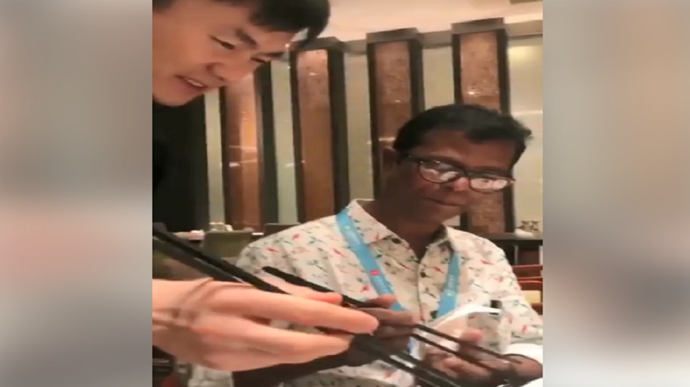 video: ചോപ്സ്റ്റിക്ക് ഉപയോഗിക്കാന് ഇന്ദ്രന്സിനെ പഠിപ്പിക്കുന്ന ഷെഫ്!! video: ചോപ്സ്റ്റിക്ക് ഉപയോഗിക്കാന് ഇന്ദ്രന്സിനെ പഠിപ്പിക്കുന്ന ഷെഫ്!!