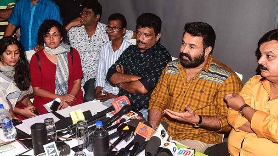 'അമ്മ'യില് വന് അഴിച്ചുപണി: ഉപാദ്ധ്യാക്ഷ പദവി വനിതയ്ക്ക്!! 'അമ്മ'യില് വന് അഴിച്ചുപണി: ഉപാദ്ധ്യാക്ഷ പദവി വനിതയ്ക്ക്!!