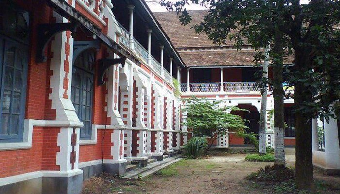 വിദ്യാര്ത്ഥിയ്ക്ക് കുത്തേറ്റ സംഭവം: മൂന്ന് എസ്എഫ്ഐ നേതാക്കള് കൂടി അറസ്റ്റില്!! വിദ്യാര്ത്ഥിയ്ക്ക് കുത്തേറ്റ സംഭവം: മൂന്ന് എസ്എഫ്ഐ നേതാക്കള് കൂടി അറസ്റ്റില്!!