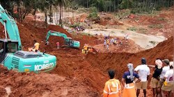 കവളപ്പാറയില്‍ തിരച്ചില്‍ തുടരും; 13 പേരെകൂടി കണ്ടെത്താനുണ്ട്