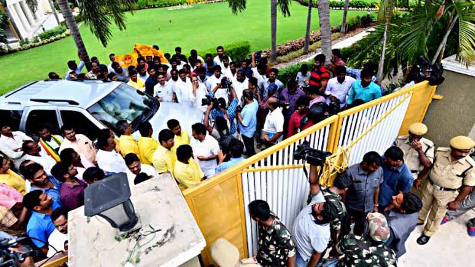 ചന്ദ്രബാബു നായിഡുവിന്റെ പ്രവർത്തനങ്ങൾ ക്രമസമാധാനം തകര്ക്കുന്നു.... ചന്ദ്രബാബു നായിഡുവിന്റെ പ്രവർത്തനങ്ങൾ ക്രമസമാധാനം തകര്ക്കുന്നു....
