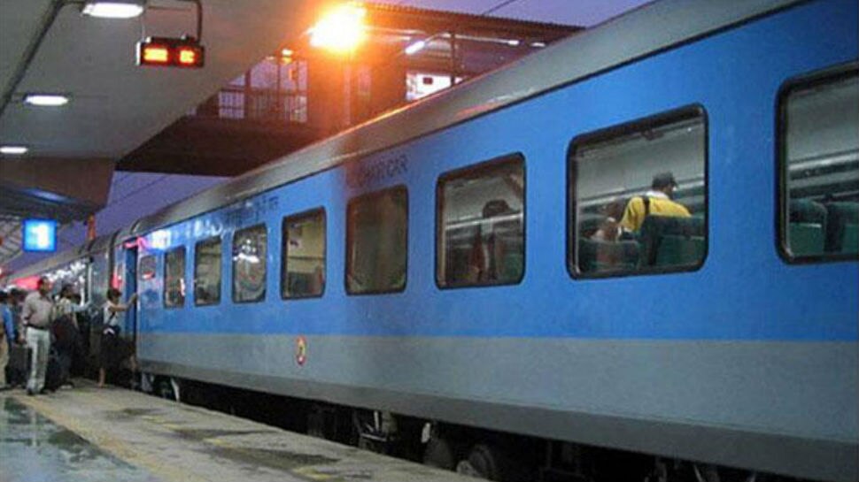 800 കോടി ലാഭിക്കാനുള്ള പരിഷ്ക്കാരവുമായി റെയില്വേ 800 കോടി ലാഭിക്കാനുള്ള പരിഷ്ക്കാരവുമായി റെയില്വേ