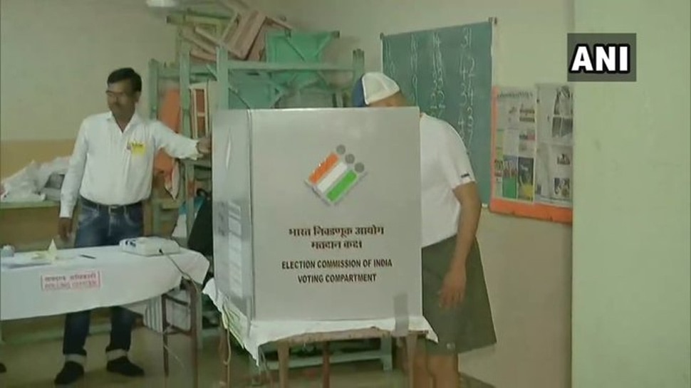 മഹാരാഷ്ട്രയില് ജനവിധി ആരംഭിച്ചു; കനത്ത സുരക്ഷ ഏര്പ്പെടുത്തിയിട്ടുണ്ട് മഹാരാഷ്ട്രയില് ജനവിധി ആരംഭിച്ചു; കനത്ത സുരക്ഷ ഏര്പ്പെടുത്തിയിട്ടുണ്ട്