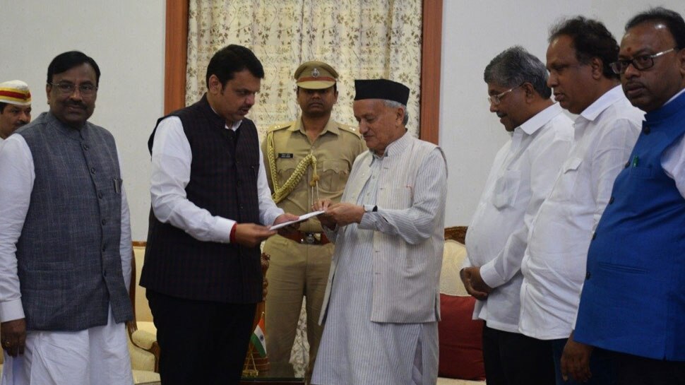 ഫഡ്നവിസ് രാജിവച്ചു ഫഡ്നവിസ് രാജിവച്ചു