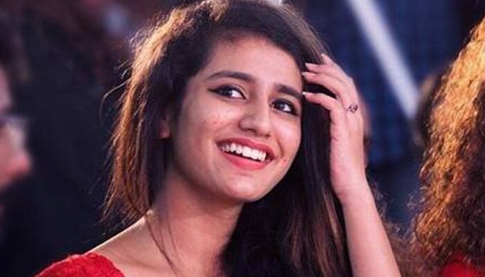 പ്രമുഖര്ക്കൊപ്പം വേദിയില് പ്രിയാ വാര്യര്; വിമര്ശനവുമായി നടന്!! പ്രമുഖര്ക്കൊപ്പം വേദിയില് പ്രിയാ വാര്യര്; വിമര്ശനവുമായി നടന്!!