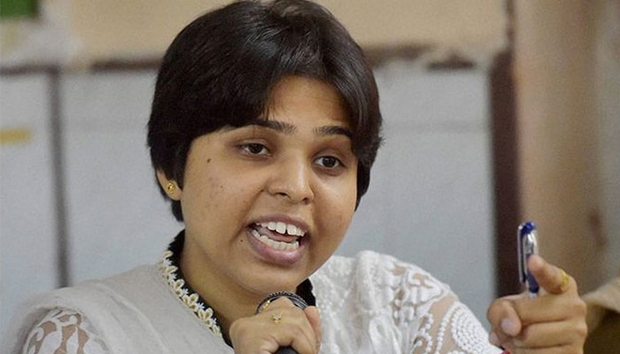 നാളെ ശബരിമലയില് എത്തും: തൃപ്തി ദേശായി! നാളെ ശബരിമലയില് എത്തും: തൃപ്തി ദേശായി!