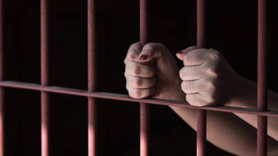 കേന്ദ്രസര്ക്കാര് ഇടപെടല്: 26 ഇന്ത്യക്കാര്ക്ക് പൊതുമാപ്പ്! കേന്ദ്രസര്ക്കാര് ഇടപെടല്: 26 ഇന്ത്യക്കാര്ക്ക് പൊതുമാപ്പ്!