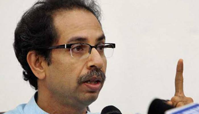ഒരാളുടേയും ജീവന് വെച്ച് കളിക്കരുത്... എസ്പ.ജി സുരക്ഷ പിന്വലിച്ചതിനെതിരെ ശിവസേന!! ഒരാളുടേയും ജീവന് വെച്ച് കളിക്കരുത്... എസ്പ.ജി സുരക്ഷ പിന്വലിച്ചതിനെതിരെ ശിവസേന!!