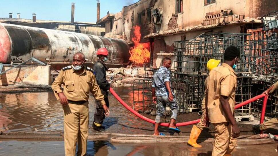 സുഡാനില് ടാങ്കര് സ്ഫോടനം: മരിച്ചവരില് 18 ഇന്ത്യക്കാര്! സുഡാനില് ടാങ്കര് സ്ഫോടനം: മരിച്ചവരില് 18 ഇന്ത്യക്കാര്!
