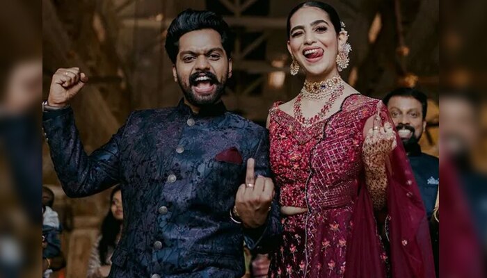 ബാലുവിന്റെ കൈപിടിച്ച് എലീന; വിവാഹം ഉടന്? ബാലുവിന്റെ കൈപിടിച്ച് എലീന; വിവാഹം ഉടന്?