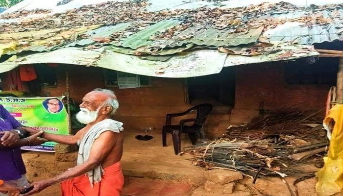 പ്രാഞ്ചിയെട്ടന്മാര്ക്കല്ല,ഈ കുടിലിലേക്കാണ് പദ്മ ശ്രീ എത്തിയത് പ്രാഞ്ചിയെട്ടന്മാര്ക്കല്ല,ഈ കുടിലിലേക്കാണ് പദ്മ ശ്രീ എത്തിയത്