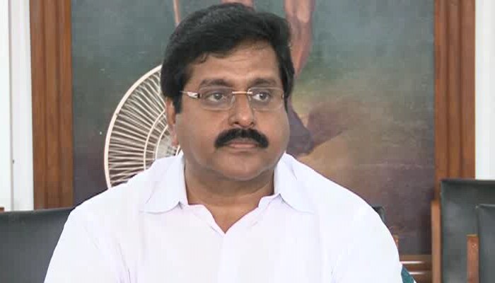 മുന് മന്ത്രി വിഎസ് ശിവകുമാറിനെതിരായ വിജിലന്സ് കേസിന് പിന്നില് കോണ്ഗ്രസ് നേതാവ്? മുന് മന്ത്രി വിഎസ് ശിവകുമാറിനെതിരായ വിജിലന്സ് കേസിന് പിന്നില് കോണ്ഗ്രസ് നേതാവ്?