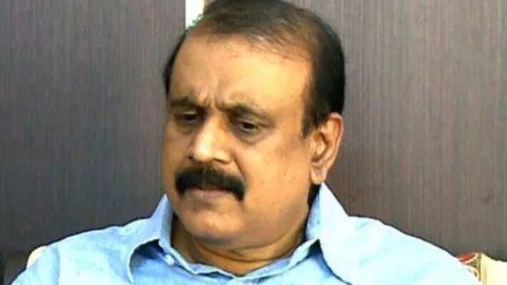 മുരളീധരനെതിരെ സെന്കുമാര് മുരളീധരനെതിരെ സെന്കുമാര്