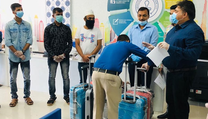 ടൈഗര് ബാം മുതല് ചോക്ലേറ്റ് വരെ.. പ്രവാസികള്ക്കൊരു 'പേര്ഷ്യന് പെട്ടി'!! ടൈഗര് ബാം മുതല് ചോക്ലേറ്റ് വരെ.. പ്രവാസികള്ക്കൊരു 'പേര്ഷ്യന് പെട്ടി'!!