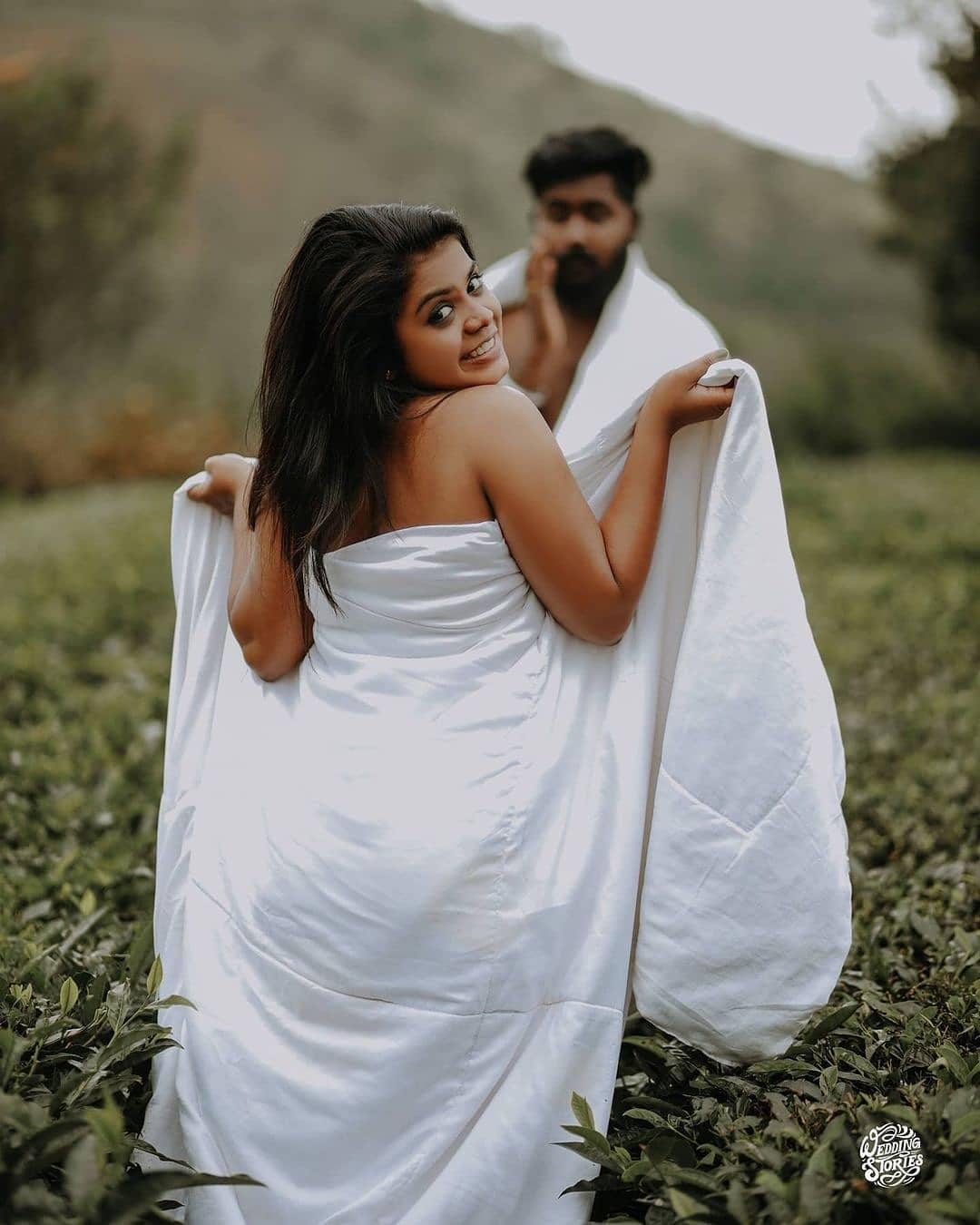 Kerala Wedding Photoshoot പുതപ്പിനുള്ളിൽ ദമ്പതികൾ ട്രോളുകളിൽ നിറഞ്ഞ ആ ചിത്രങ്ങൾ ഇതാ News