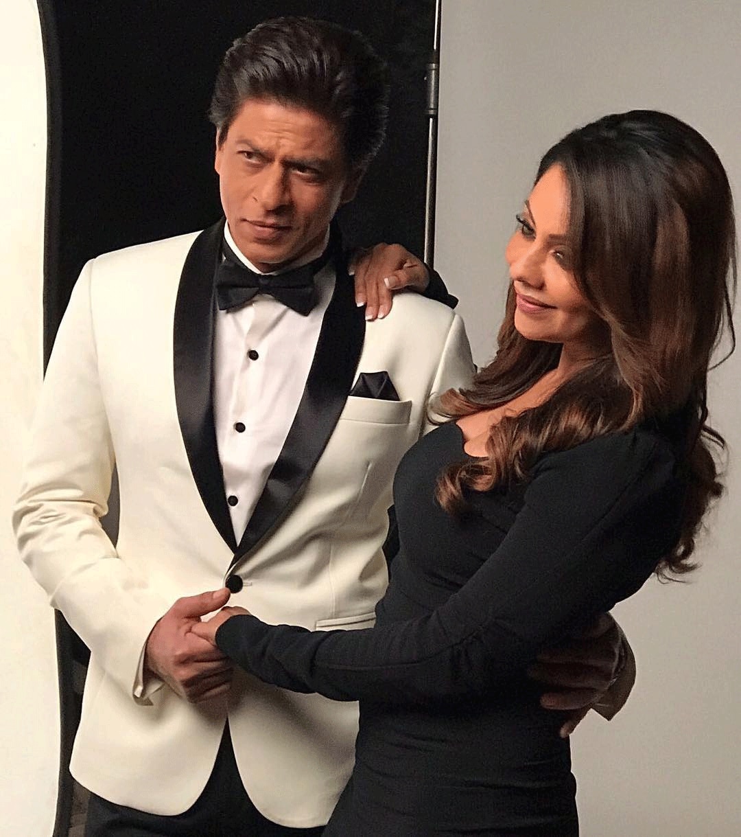Bollywood Royal Couple Shah Rukh Khan And Gauri Celebrates 31st Wedding Anniversry Made For 