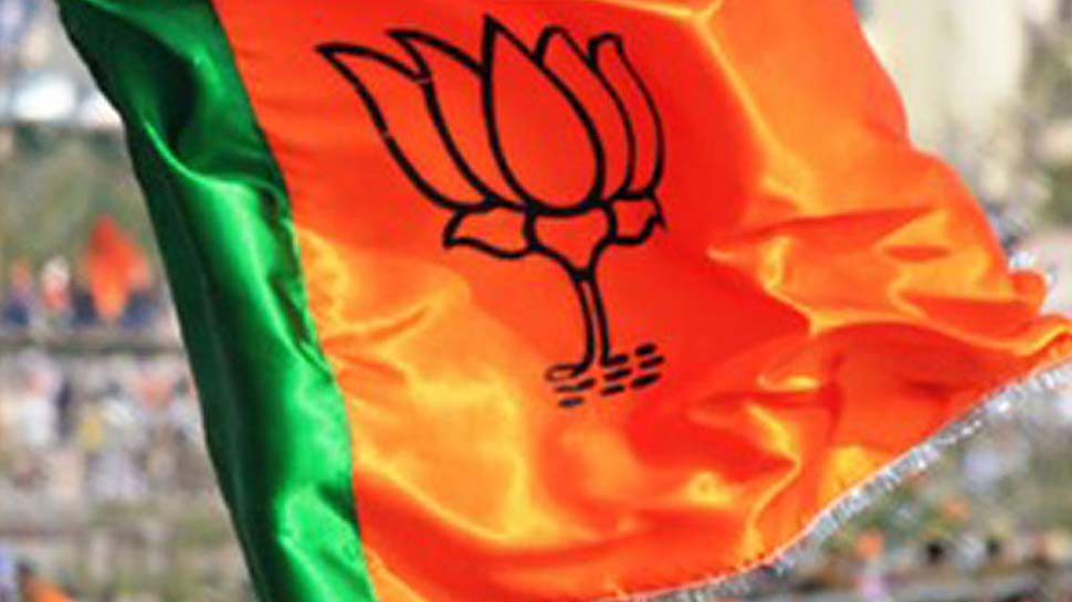 Breaking: WB Election 2021: മമതയ്ക്കെതിരെ നന്ദിഗ്രാമിൽ സുവനേന്ദു അധികാരി തന്നെ, ബിജെപി പശ്ചിമ ബംഗാൾ തെരഞ്ഞെടുപ്പ് ആദ്യ സ്ഥാനാർഥി പട്ടിക പ്രഖ്യാപിച്ചു Breaking: WB Election 2021: മമതയ്ക്കെതിരെ നന്ദിഗ്രാമിൽ സുവനേന്ദു അധികാരി തന്നെ, ബിജെപി പശ്ചിമ ബംഗാൾ തെരഞ്ഞെടുപ്പ് ആദ്യ സ്ഥാനാർഥി പട്ടിക പ്രഖ്യാപിച്ചു
