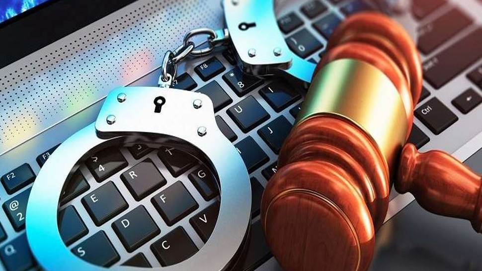 യൂടൂബിൽ നോക്കി പഠിച്ച് കൊലപാതകം: യുവതി അറസ്റ്റിൽ,തിരഞ്ഞത് 30-ൽ അധികം സൈറ്റുകൾ യൂടൂബിൽ നോക്കി പഠിച്ച് കൊലപാതകം: യുവതി അറസ്റ്റിൽ,തിരഞ്ഞത് 30-ൽ അധികം സൈറ്റുകൾ