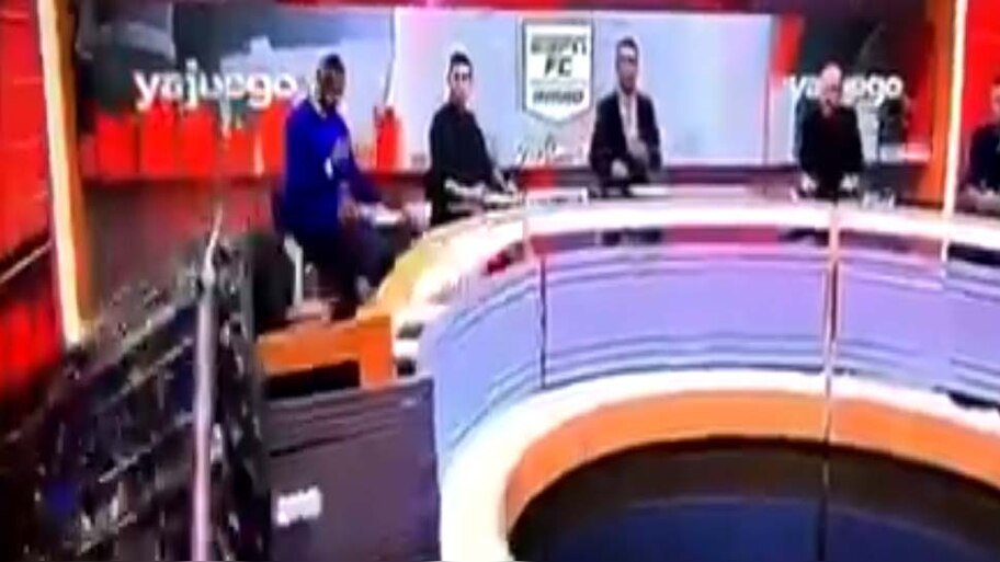 Live Channel പരിപാടിക്കിടെ അവതരാകന്റെ മുകളിൽ Video Wall വീണ് പരിക്ക് - Video