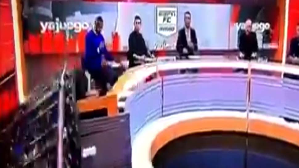 Live Channel പരിപാടിക്കിടെ അവതരാകന്റെ മുകളിൽ Video Wall വീണ് പരിക്ക് - Video Live Channel പരിപാടിക്കിടെ അവതരാകന്റെ മുകളിൽ Video Wall വീണ് പരിക്ക് - Video