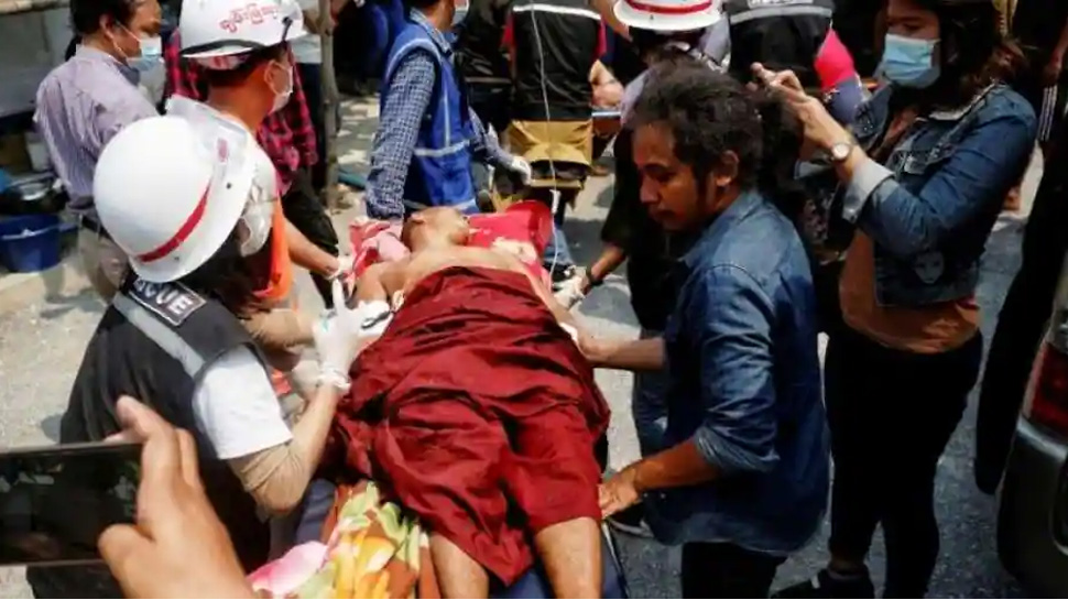 Myanmar Military Coup: 12 പ്രക്ഷോഭകാരികൾ കൂടി കൊല്ലപ്പെട്ടു; ജനാധിപത്യം ഉടൻ പുനഃസ്ഥാപിക്കുമെന്ന് ഇന്ത്യയും യുഎസും മറ്റ് സഖ്യ രാജ്യങ്ങളും Myanmar Military Coup: 12 പ്രക്ഷോഭകാരികൾ കൂടി കൊല്ലപ്പെട്ടു; ജനാധിപത്യം ഉടൻ പുനഃസ്ഥാപിക്കുമെന്ന് ഇന്ത്യയും യുഎസും മറ്റ് സഖ്യ രാജ്യങ്ങളും