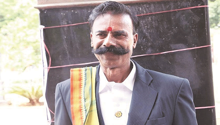 തോല്ക്കാനായ് ജനിച്ചവന്...!! സേലം സ്വദേശി കെ പത്മരാജന് തിരഞ്ഞെടുപ്പില് മത്സരിക്കുന്നതിന്റെ ലക്ഷ്യം വേറെ തോല്ക്കാനായ് ജനിച്ചവന്...!! സേലം സ്വദേശി കെ പത്മരാജന് തിരഞ്ഞെടുപ്പില് മത്സരിക്കുന്നതിന്റെ ലക്ഷ്യം വേറെ