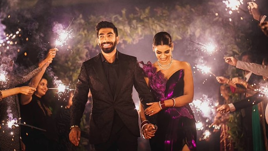 Jasprit Bumrah Reception: സഞ്ജന ഗണേശനോടൊപ്പമുള്ള ചിത്രങ്ങൾ പങ്ക് വെച്ച് ബുമ്ര; ഏറ്റെടുത്ത് ആരാധകർ