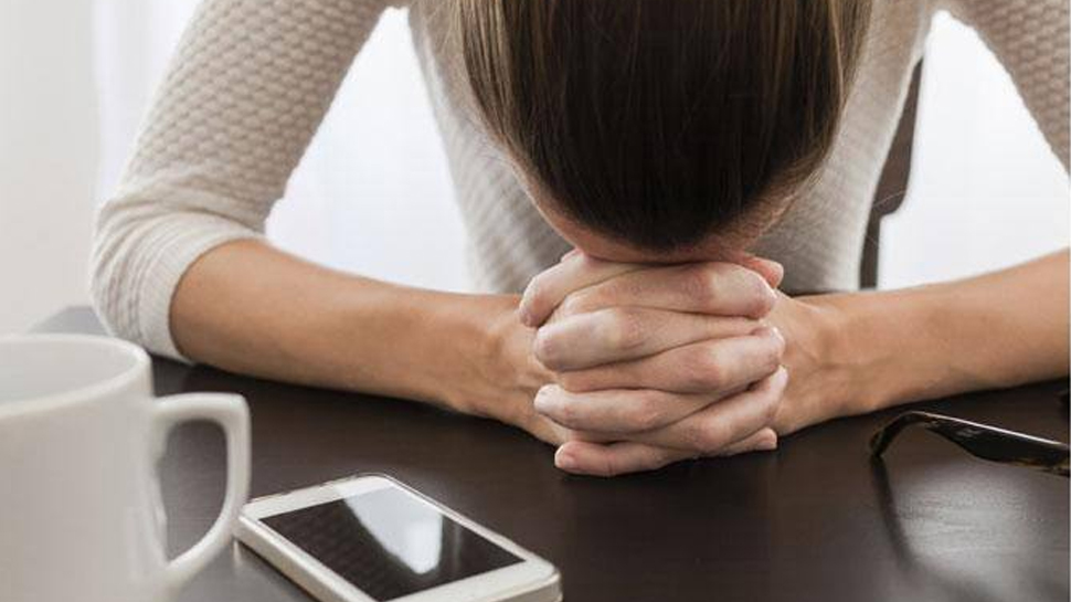 Dizziness: തലകറക്കം ഉണ്ടാകാറുണ്ടോ? ഭേദമാക്കാൻ വീട്ടിൽ തന്നെ ചെയ്യാൻ സാധിക്കുന്ന ചില പൊടികൈകൾ Dizziness: തലകറക്കം ഉണ്ടാകാറുണ്ടോ? ഭേദമാക്കാൻ വീട്ടിൽ തന്നെ ചെയ്യാൻ സാധിക്കുന്ന ചില പൊടികൈകൾ