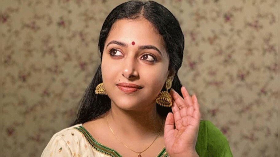 കഷ്ടപ്പെട്ട്  Diet ഇരിക്കുമ്പോളാണ് എന്‍റെ ഭർത്താവ് എന്നോട് ഇങ്ങനെ പെരുമാറിയത്,  പരാതിയുമായി അനു സിത്താര 