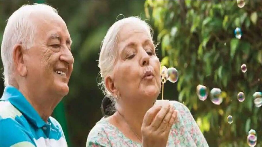 മുതിർന്ന പൗരന്മാർക്ക് വലിയ ആശ്വാസവുമായി SBI, We care senior citizen ന്റെ സമയപരിധി നീട്ടി