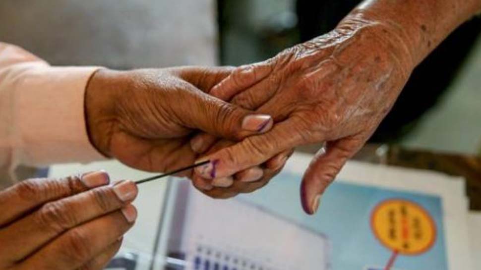 Kerala Assembly Election 2021 : വോട്ടർപട്ടിയകയിലെ ക്രമക്കേഡ് കണ്ടെത്താൻ പ്രത്യേക നടപടിയുമായി സംസ്ഥാന തെരഞ്ഞെടുപ്പ് കമ്മീഷൻ Kerala Assembly Election 2021 : വോട്ടർപട്ടിയകയിലെ ക്രമക്കേഡ് കണ്ടെത്താൻ പ്രത്യേക നടപടിയുമായി സംസ്ഥാന തെരഞ്ഞെടുപ്പ് കമ്മീഷൻ