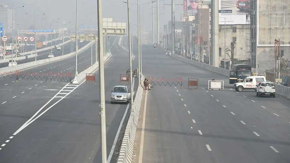 Bharat Bandh: ബന്ദ് ആരംഭിച്ചു; റോഡ്, റെയിൽ ഗതാഗതം തടയും; കേരളത്തെ ബാധിക്കില്ല Bharat Bandh: ബന്ദ് ആരംഭിച്ചു; റോഡ്, റെയിൽ ഗതാഗതം തടയും; കേരളത്തെ ബാധിക്കില്ല