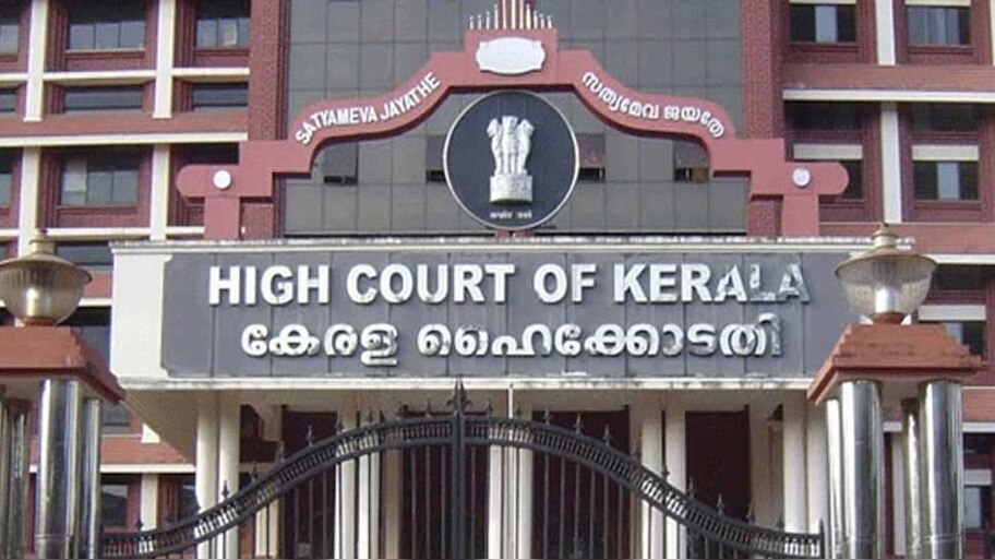 Kerala Assembly Election 2021: ഇരട്ടവോട്ട് വിവാദത്തിൽ രമേശ് ചെന്നിത്തല നൽകിയ ഹർജിയിൽ വിധി ഇന്ന്